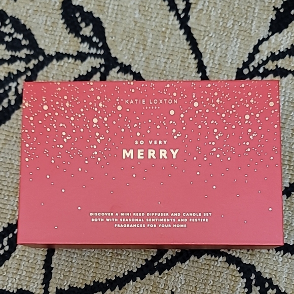 Katie Loxton So Very Merry Reed Diffuser and Candle Set - Red - Picture 2 of 4